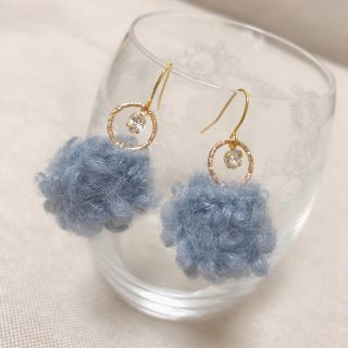 【27】ふわふわボール＊ピアス(ピアス)