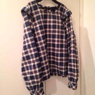 ダブルクローゼット(w closet)の新品タグ付☆肩フリルチェック柄ブラウス(シャツ/ブラウス(長袖/七分))