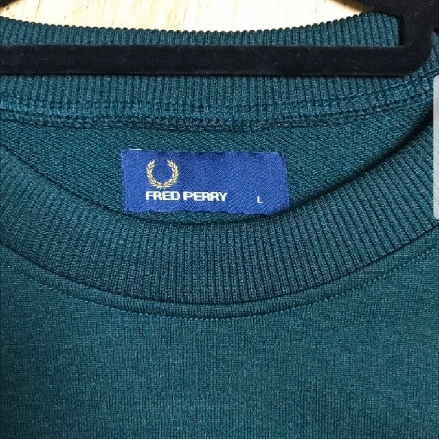 ＊FRED PERRY   ☆ プルオーバースウェット 2