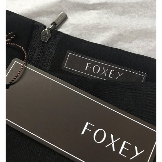 FOXEY(フォクシー)の紙タグあり✨FOXEYストレッチダブルフェイススカート38 レディースのスカート(ひざ丈スカート)の商品写真