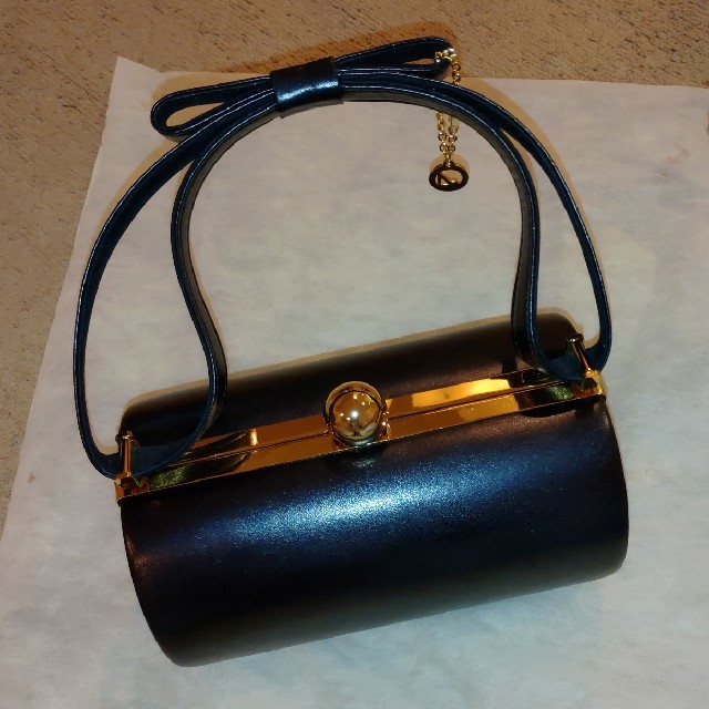 GINZA Kanematsu(ギンザカネマツ)のレディース　パーティバッグ　銀座かねまつ　黒 レディースのバッグ(ハンドバッグ)の商品写真