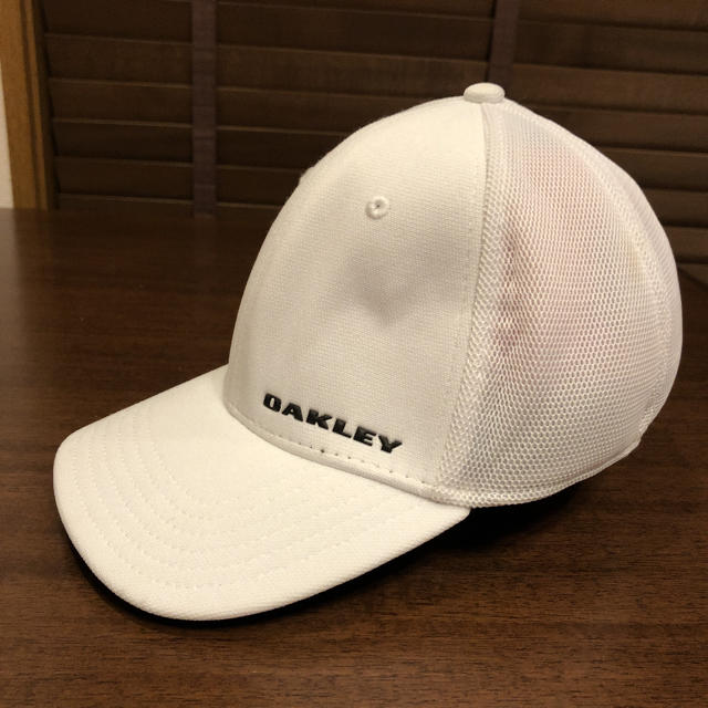 Oakley(オークリー)のオークリー　メッシュキャップ　X/XL スポーツ/アウトドアのゴルフ(ウエア)の商品写真