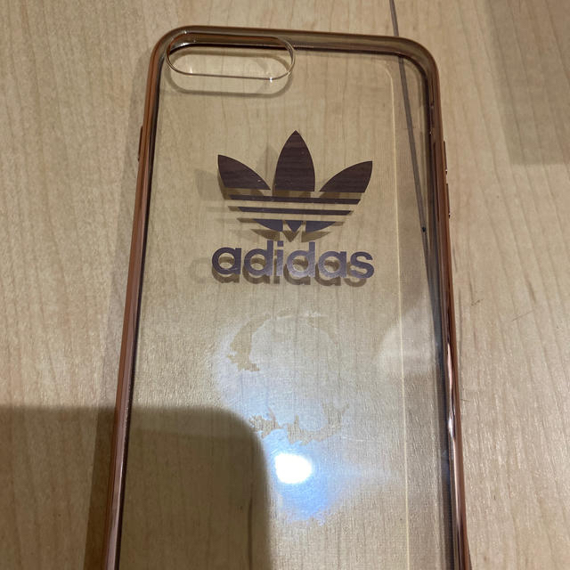 adidas(アディダス)のadidas iPhone8plusケース スマホ/家電/カメラのスマホアクセサリー(iPhoneケース)の商品写真