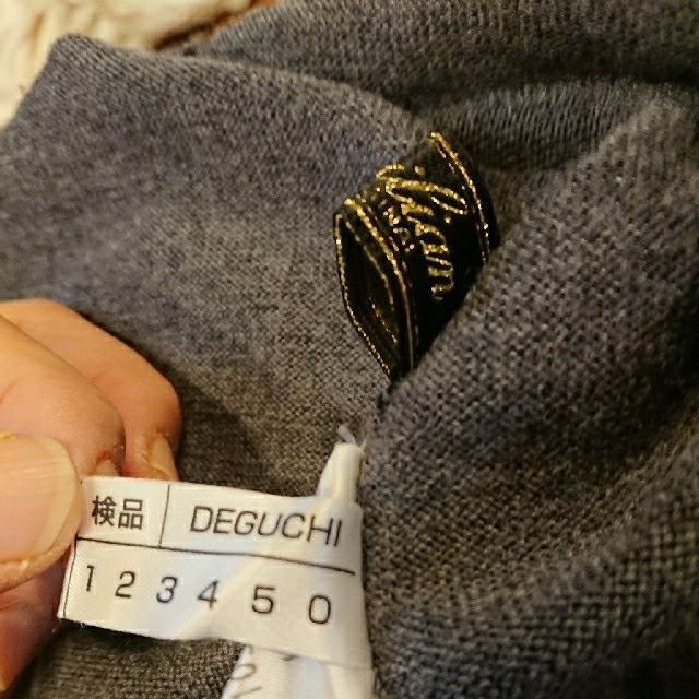 leilian(レリアン)の丸首     セーター       灰色 レディースのトップス(ニット/セーター)の商品写真