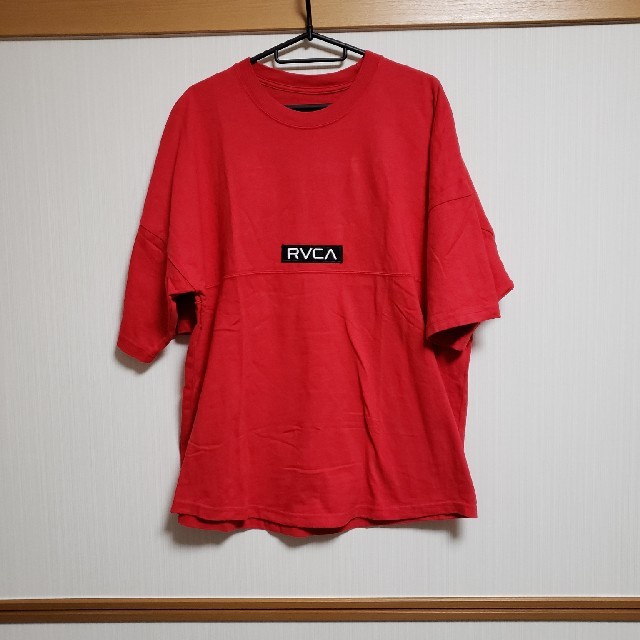 RVCA(ルーカ)の大人気!!! RVCA  半袖Tシャツ  赤 アーチロゴビックTシャツ メンズのトップス(Tシャツ/カットソー(半袖/袖なし))の商品写真