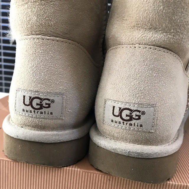 UGG(アグ)の【UGG】ベイリーボタン（サンド）US7  24cm  レディースの靴/シューズ(ブーツ)の商品写真