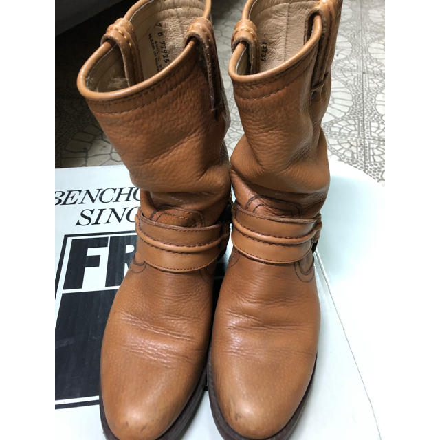 FRYE(フライ)のフライ FRYE MAXINE TRAPUNTO SHORTIE レディースの靴/シューズ(ブーツ)の商品写真