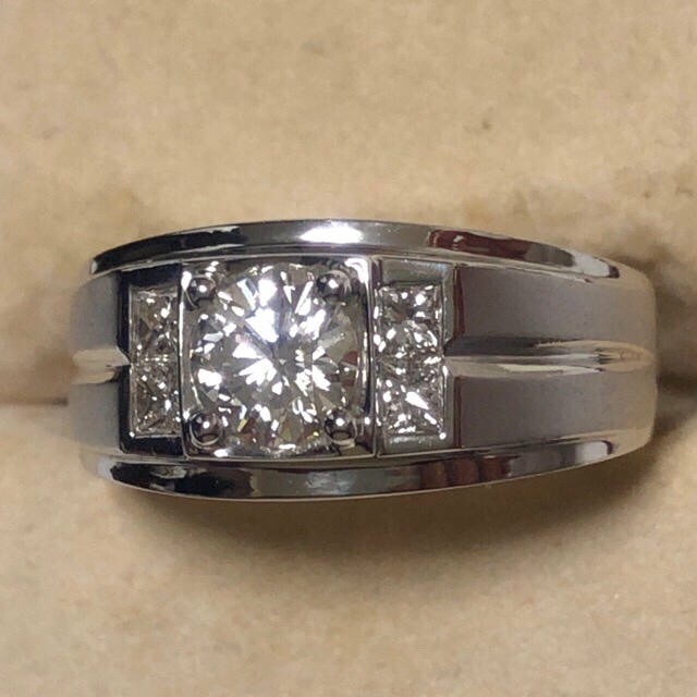 年中無休】 ダイヤモンド 0.72ct ホワイトゴールド リング(指輪