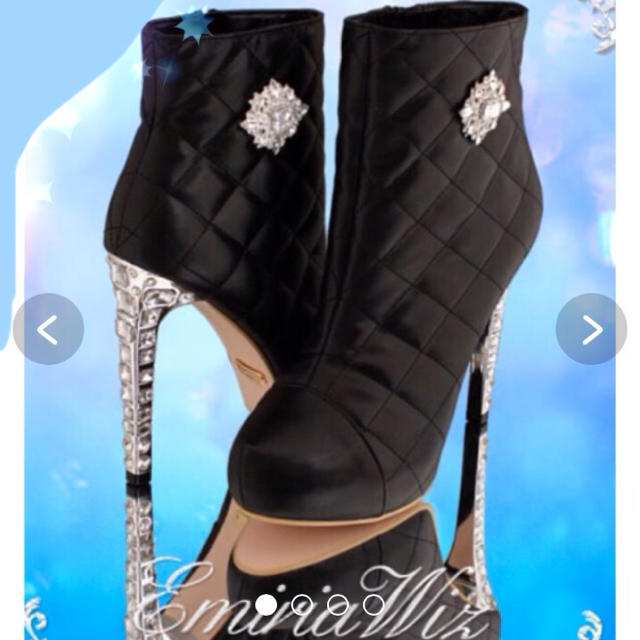 EmiriaWiz(エミリアウィズ)のエミリアウィズ  新品 キルティングショートブーツ　 レディースの靴/シューズ(ブーツ)の商品写真