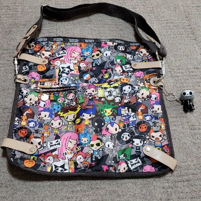 LeSportsac 新品カートゥーンプリント トートバッグ2442+radiokameleon.ba