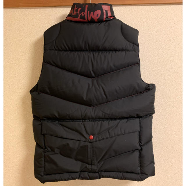 QUIKSILVER(クイックシルバー)のクイックシルバー　ダウンベスト　メンズ　M ブラック メンズのジャケット/アウター(ダウンベスト)の商品写真