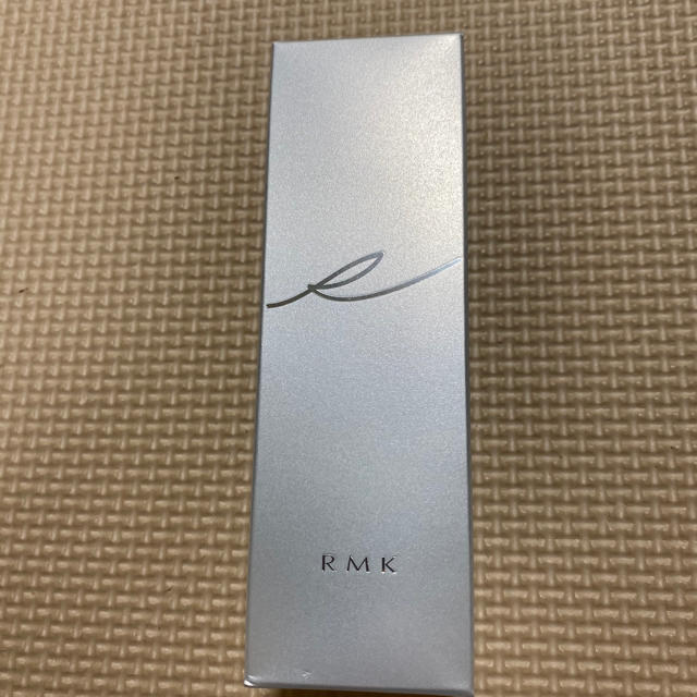 RMK(アールエムケー)のRMK ジェルクリーミィファンデーション　102 30g コスメ/美容のベースメイク/化粧品(ファンデーション)の商品写真