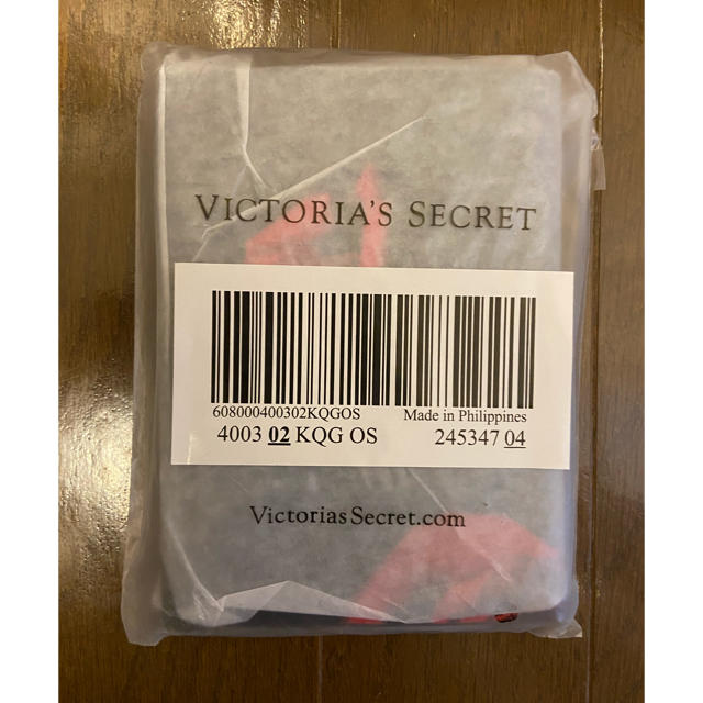 Victoria's Secret(ヴィクトリアズシークレット)の【新品】ヴィクトリアシークレット　パスポートケース レディースのファッション小物(パスケース/IDカードホルダー)の商品写真