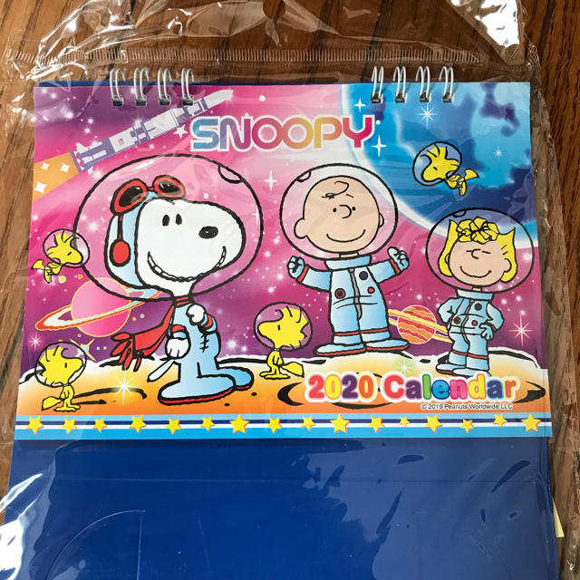 SNOOPY(スヌーピー)のスヌーピー 卓上カレンダー 2020年 インテリア/住まい/日用品の文房具(カレンダー/スケジュール)の商品写真