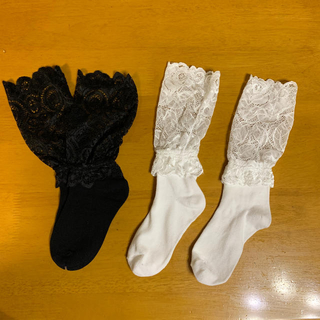 レースソックス 黒 白 2足セット　靴下　発表会　結婚式(靴下/タイツ)