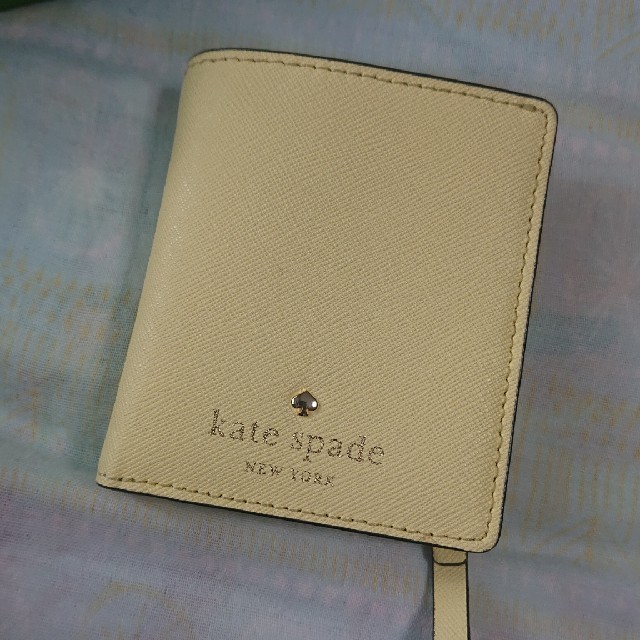 kate spade new york(ケイトスペードニューヨーク)のkate spade 二つ折り財布 レモンイエロー レディースのファッション小物(財布)の商品写真