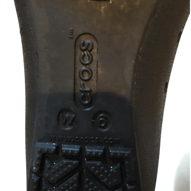 crocs(クロックス)のクロックス 黒のフラットパンプス　W6（22cm） レディースの靴/シューズ(バレエシューズ)の商品写真