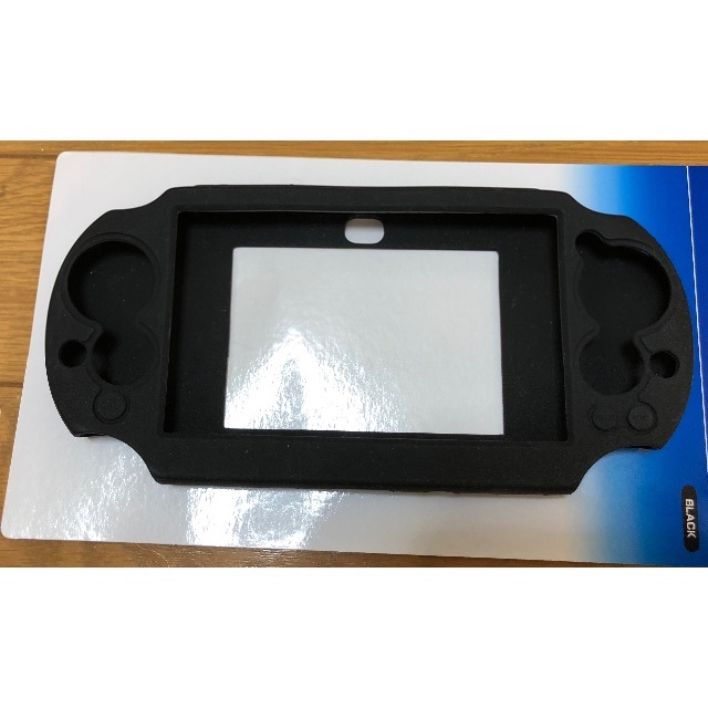 PlayStation Vita(プレイステーションヴィータ)のpsvita シリコン カバー PCH-2000用 エンタメ/ホビーのゲームソフト/ゲーム機本体(その他)の商品写真