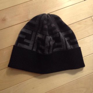 FENDI(ニット帽/ビーニー)のフリマアイテム一覧 FENDI(ニット帽/ビーニー)のフリマアイテム一覧