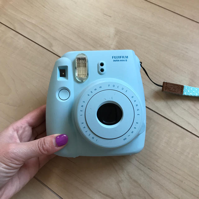 富士フイルム(フジフイルム)のチェキinstax mini8 スマホ/家電/カメラのカメラ(フィルムカメラ)の商品写真