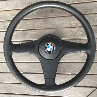 ビーエムダブリュー(BMW)のBMW純正ステアリング中古品(車種別パーツ)