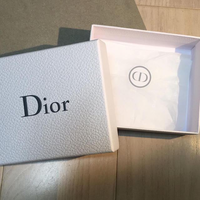 Dior(ディオール)のDior箱☆17cm レディースのバッグ(ショップ袋)の商品写真