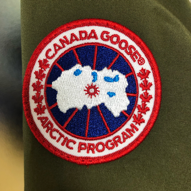 CANADA GOOSE(カナダグース)のカナダグース  ラッセル XL 未使用 極美品 2019年11月購入 よし様専用 メンズのジャケット/アウター(ダウンジャケット)の商品写真
