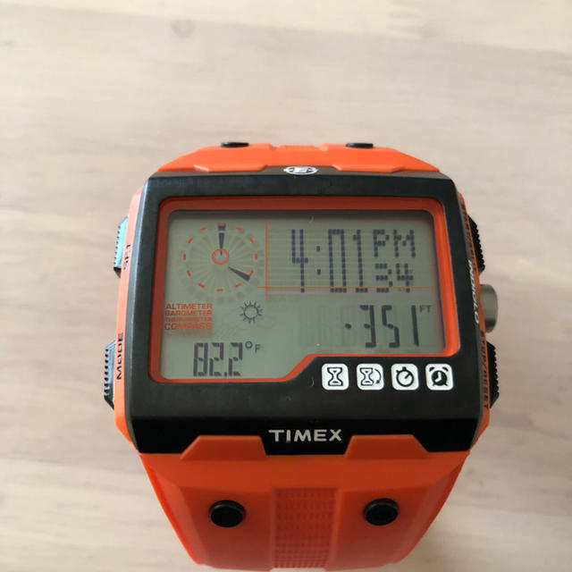 TIMEX(タイメックス)のTIMEX タイメックス エクスペディションWS4 オレンジ メンズの時計(腕時計(デジタル))の商品写真