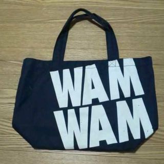 ワムワム(WAMWAM)のWAMWAM bag 約44cm×30cm×14cm 内ポケットあり(ショップ袋)