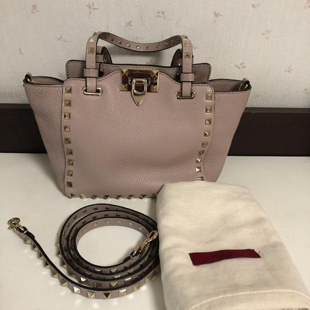 無料配達 valentino garavani ロックスタッズ ミニバッグ