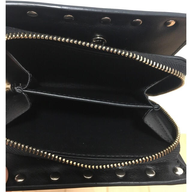 【価格を変更しました】VALENTINO ロックスタッズミニ財布