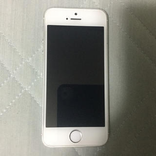 アップル(Apple)のiPhone 5s Silver 16 GB au SIMロック解除‼️(スマートフォン本体)