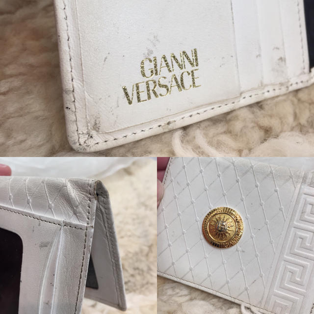 Gianni Versace(ジャンニヴェルサーチ)のヴェルサーチ カードケース パスケース レザー 白 レディースのファッション小物(名刺入れ/定期入れ)の商品写真