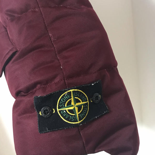 STONE ISLAND(ストーンアイランド)のstoneIsland ダウンベスト 紫 メンズのジャケット/アウター(ダウンベスト)の商品写真