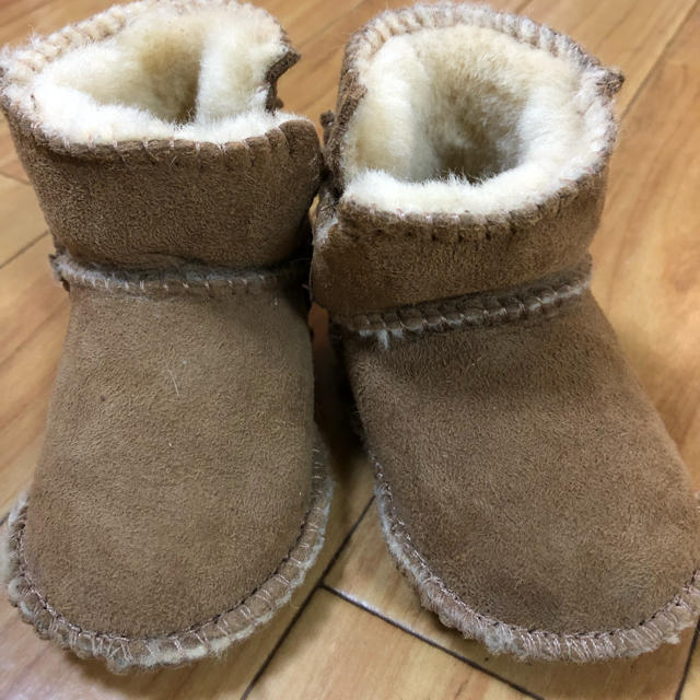 UGG(アグ)のUGG ベビーシューズ 10センチ キッズ/ベビー/マタニティのベビー靴/シューズ(~14cm)(ブーツ)の商品写真