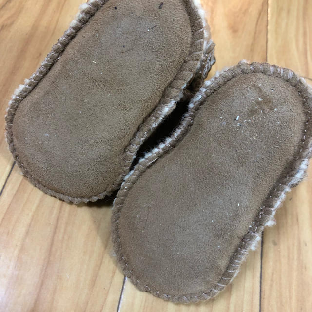 UGG(アグ)のUGG ベビーシューズ 10センチ キッズ/ベビー/マタニティのベビー靴/シューズ(~14cm)(ブーツ)の商品写真