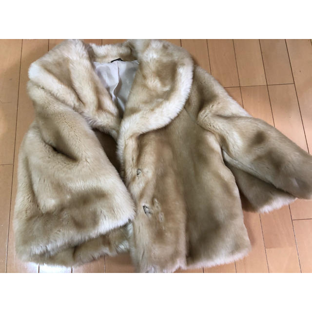 Lily Brown ファーコート9000円 半額以下!! - 毛皮/ファーコート