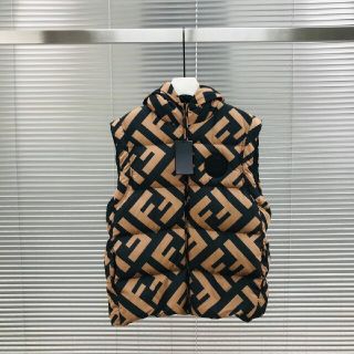 FENDI - 新品 FENDI ダウンベスト の通販|ラクマ