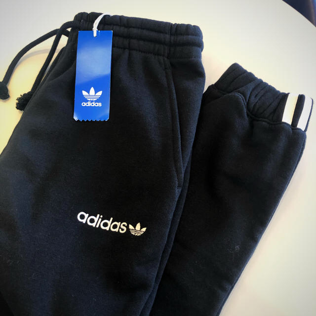 adidas(アディダス)のＣal-Zero様専用❗️2点 レディースのパンツ(カジュアルパンツ)の商品写真