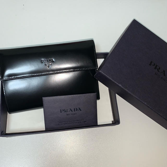 PRADA 財布