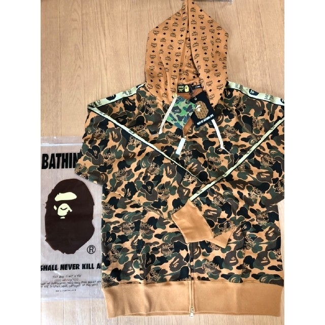 mcm  bape hoodie パーカー　Lサイズ