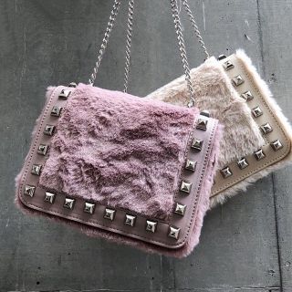 リエンダ(rienda)の新品未開封  rienda ノベルティ Studs Faux Fur BAG(ショルダーバッグ)