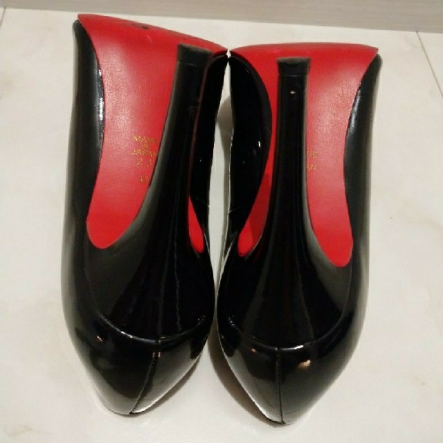 DIANA(ダイアナ)のDIANA ダイアナ エナメル レッドソール ピンヒール パンプス 23cm レディースの靴/シューズ(ハイヒール/パンプス)の商品写真