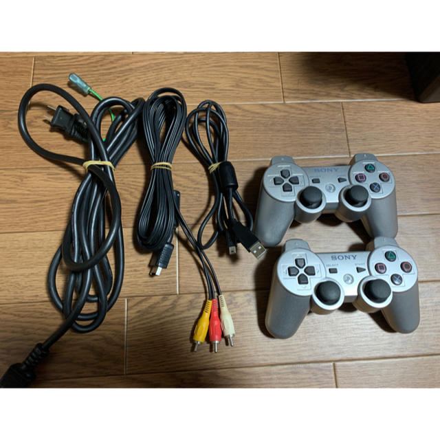 SONY(ソニー)のPS3 動作確認済み CECHL00 80GB シルバー エンタメ/ホビーのゲームソフト/ゲーム機本体(家庭用ゲーム機本体)の商品写真