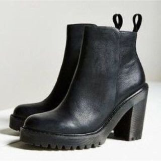 ドクターマーチン(Dr.Martens)のDr.Martens MAGDALENA (ブーツ)