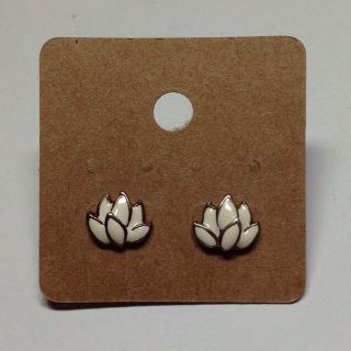 マライカ(MALAIKA)の蓮 ピアス(ピアス)