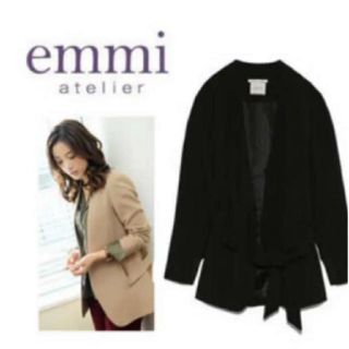 エミアトリエ(emmi atelier)のemmi atelier　石原さとみ着💖ベルト付き ノーカラージャケット(ノーカラージャケット)