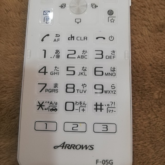 docomo 携帯 ARROWS F05Gホワイトの通販 by rio's shop｜ラクマ