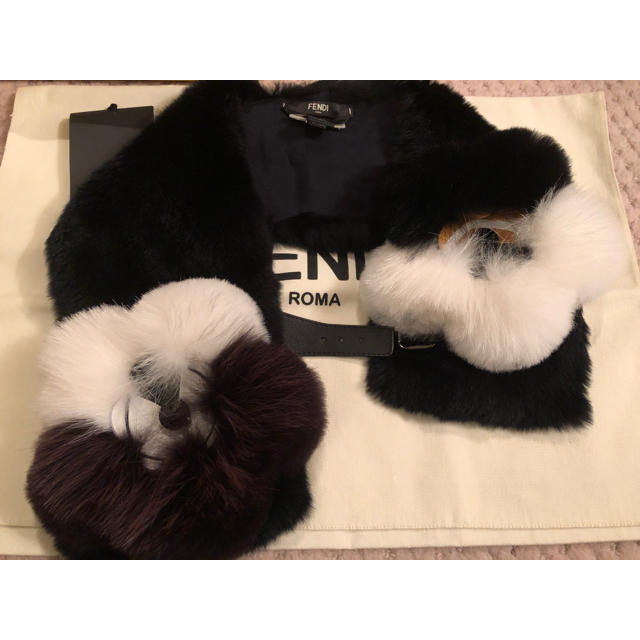 フェンディ  fendi ファー　マフラー　ショール  ストール　毛皮　花　新作