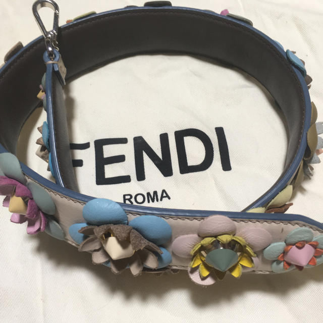 FENDI ストラップユー